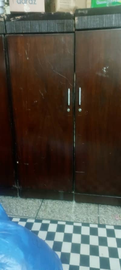 Clothes 3part wood Almari