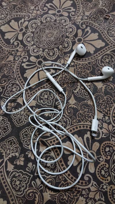 Apple handfree