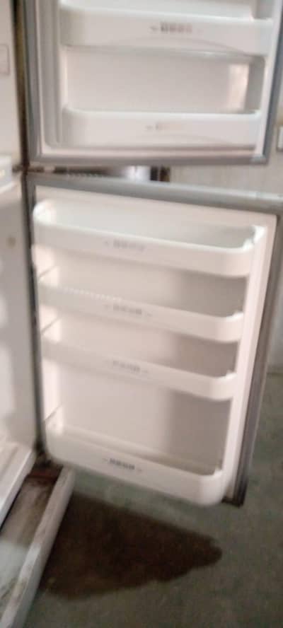 DAWLANCE REFRIGERATOR