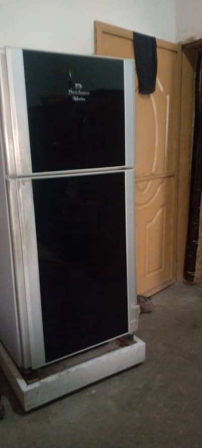 DAWLANCE REFRIGERATOR