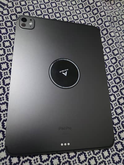 Ipad m4 complete box