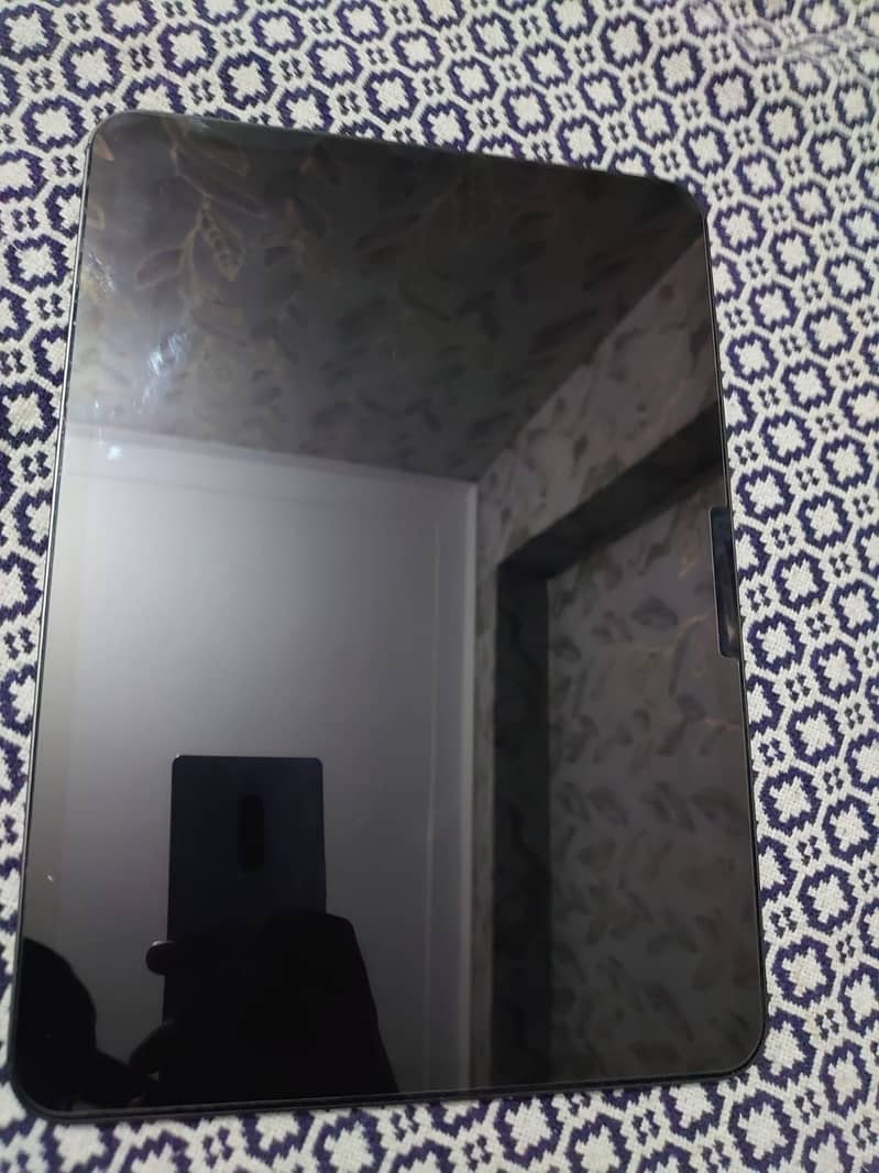 Ipad m4 complete box 2