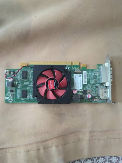 AMD Radeon HD 747 Mint Condition | Slighty used