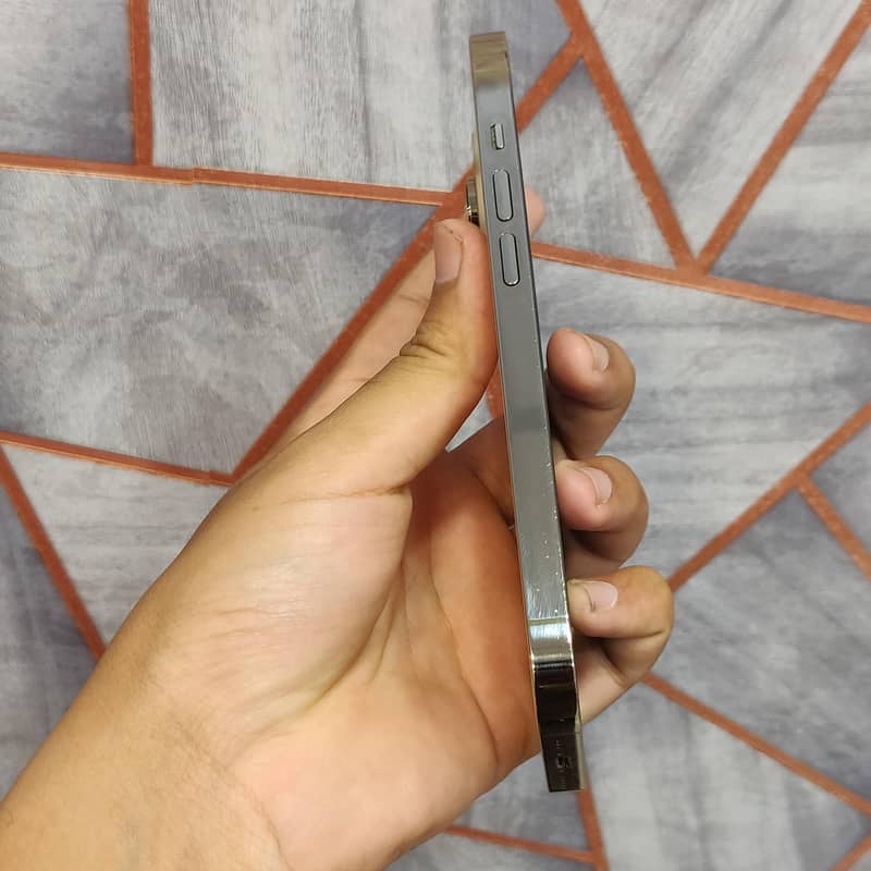 iphone 14 pro 2