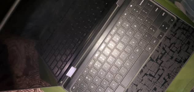 Lenovo Chromebook 300e 4/32  2 in 1 convertible touch 360