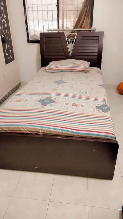 Single Bed For Sale – Strong & Stylish | Urgent Sale