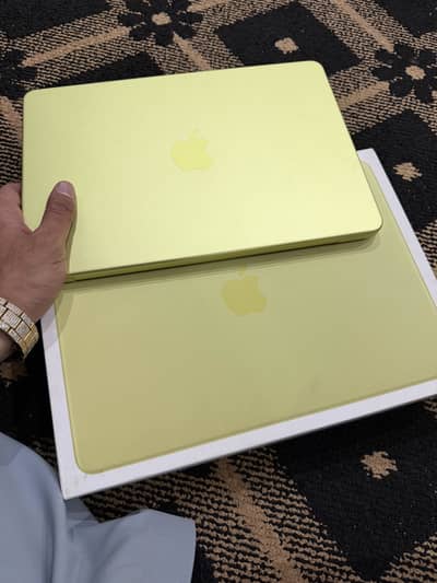 MacBook Neo 8/256