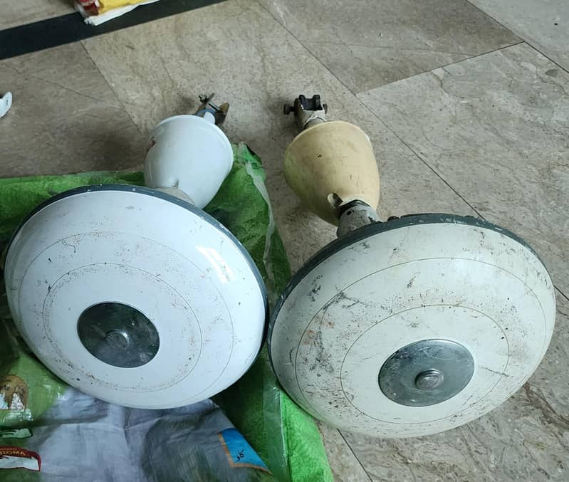 2 Ceiling Fans 0