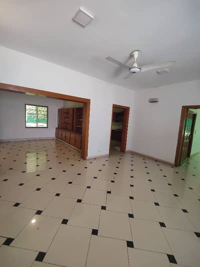 G10 40/80 Main Sawan Road Ideal Location Available For Sale