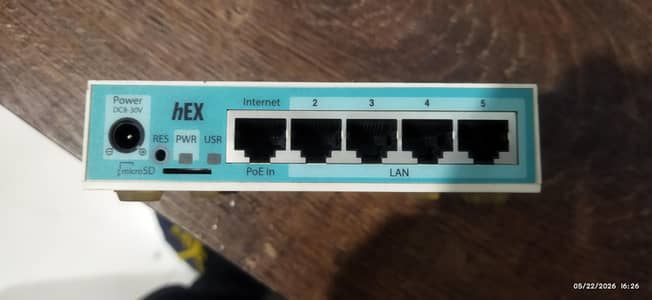 MikroTik HEX RB750Gr3