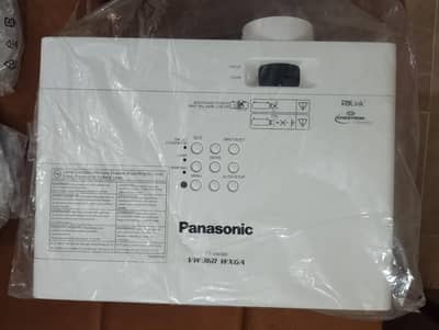 Panasonic PT VW-360 4000 Lumens