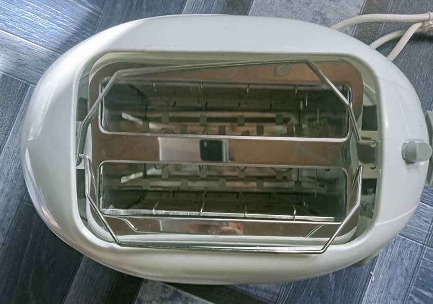 TOASTER 4