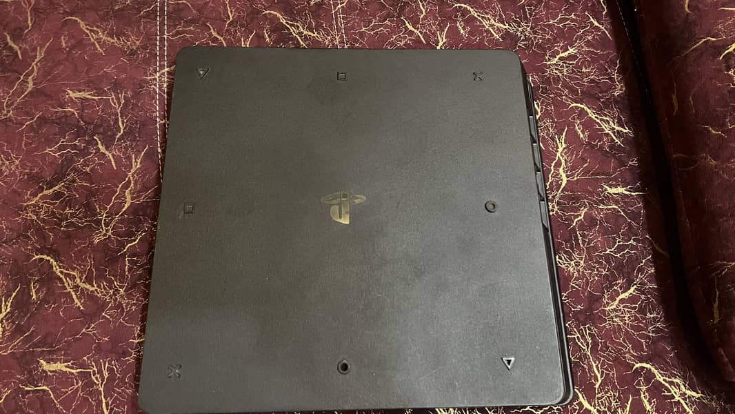 Ps4 slim 1