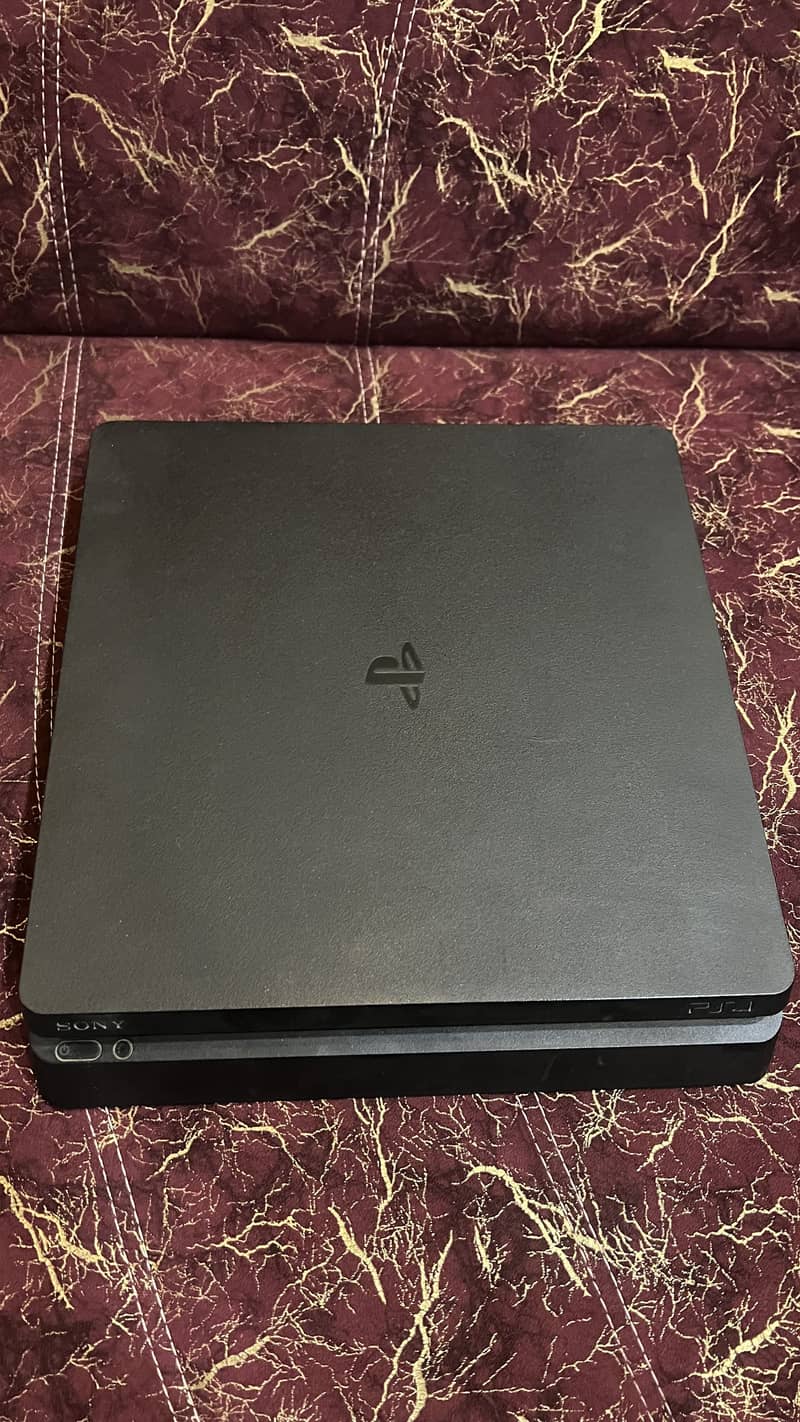 Ps4 slim 2