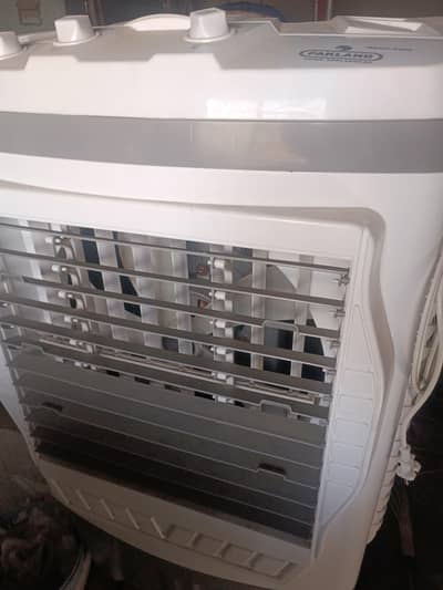 Pakland company brand new full size cooler for sale 10/10 condition