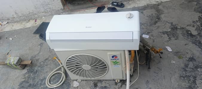 gree barand new ac 1 sall bs ues howa hai