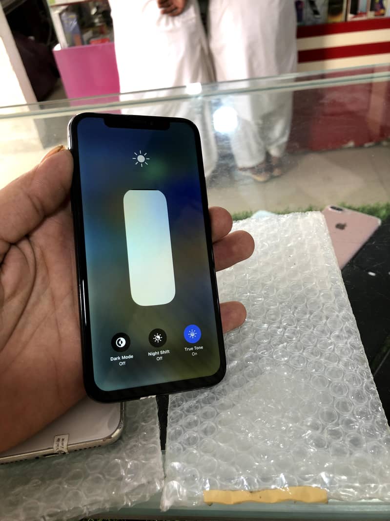 Apple iPhone X 3