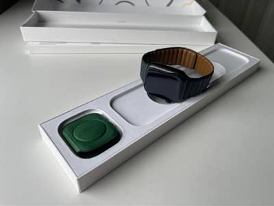 Excellent condition Apple Watch 7 with box bought from USA