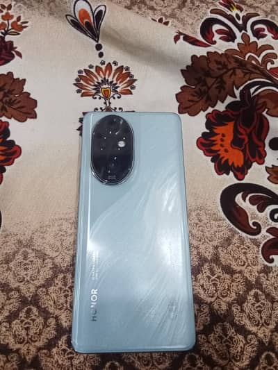 Honor 200 Pro