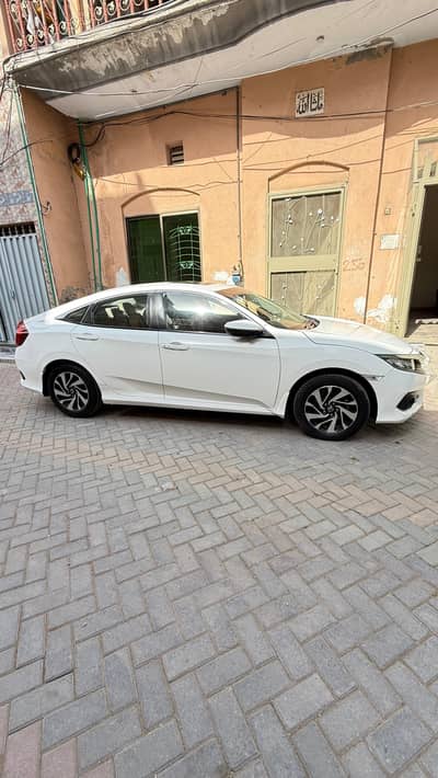 Honda Civic 1.8 oriel 2018/19