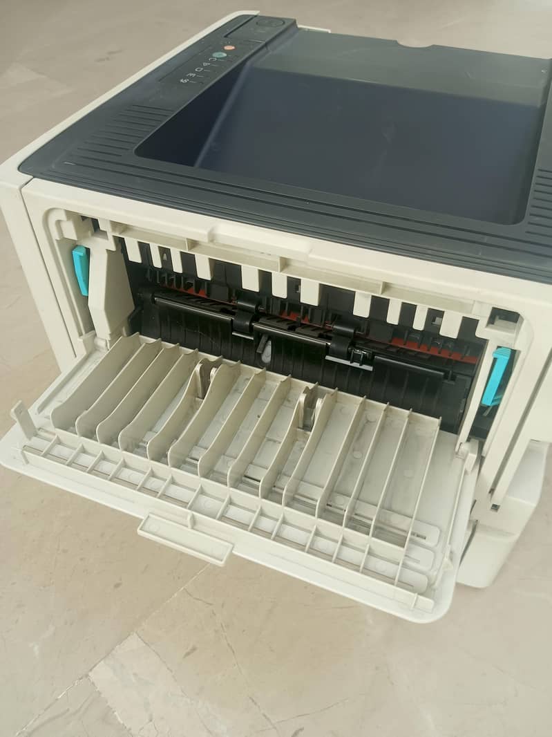 HP laserjet printer 1