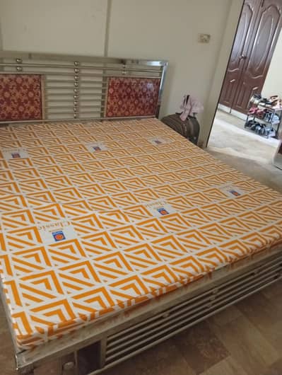 selling bed with matres