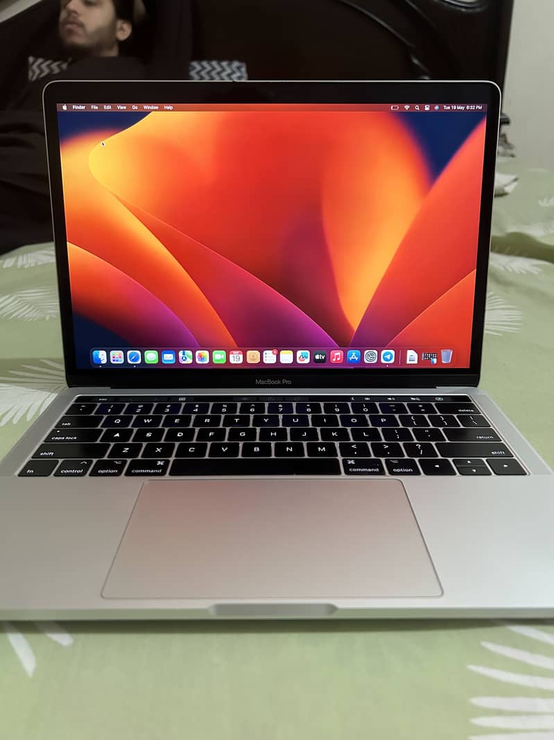MacBook Pro 0
