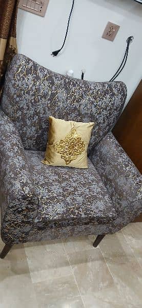 2 Sofas with table 2