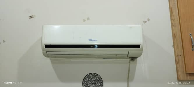 Split AC 1 Ton in Good Working Condition