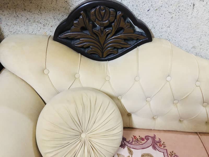 Dewan Sofa 2