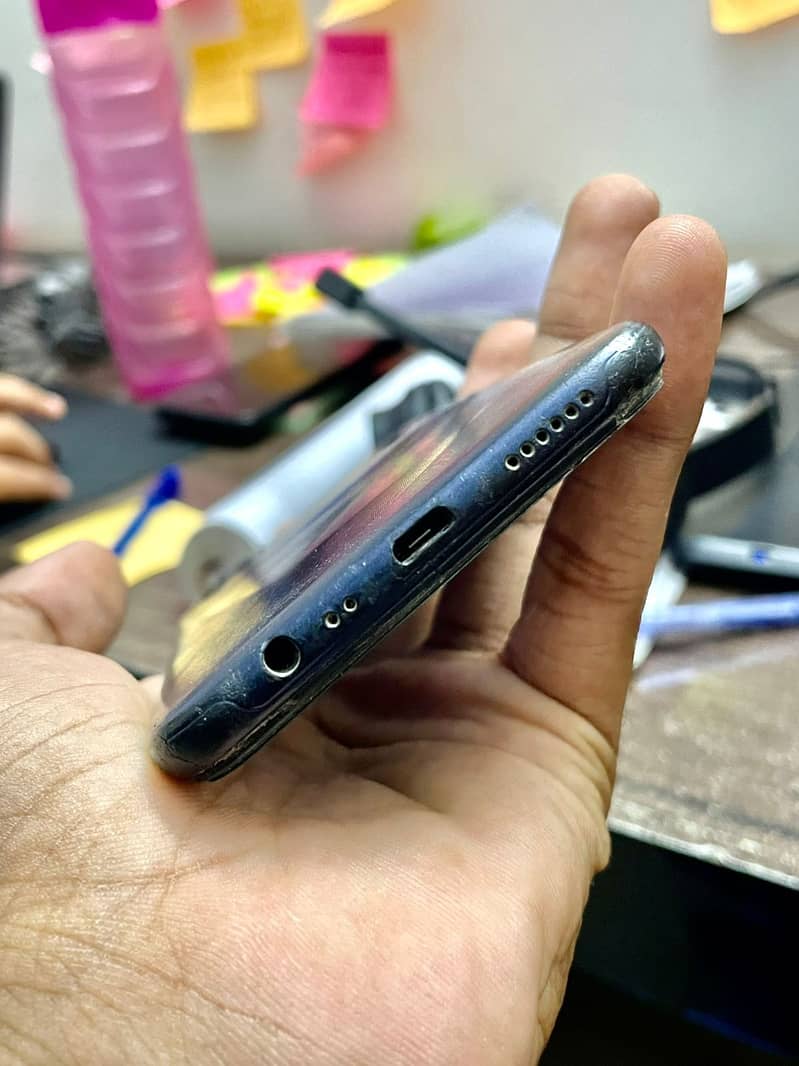 Realme C2 3