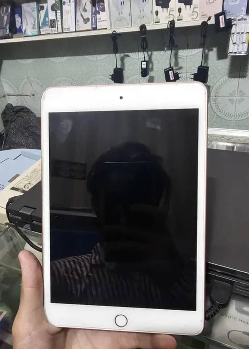 ipad mini 5 glod 10/10 1