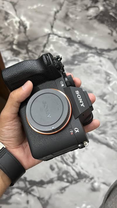 Sony a7R V Mirrorless Camera body Box Open
