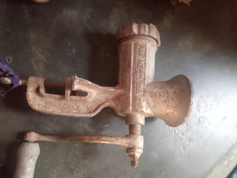 meat grinder 0