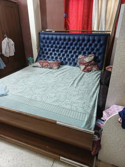 Complete Bedroom set for sale - Bed, Almirah, Side Tables & Dressing