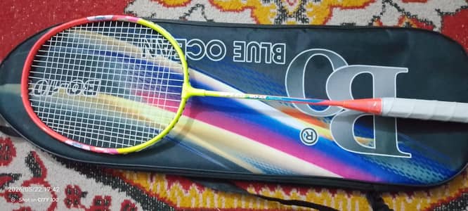 single racket blue ocean for one person