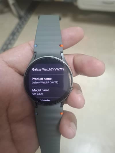 one month use . 2 belt . charging cable.