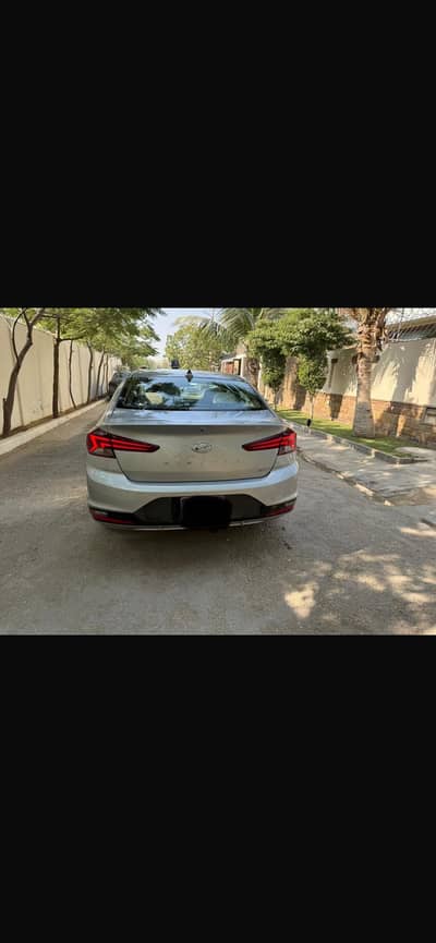 Hyundai Elantra 2.0