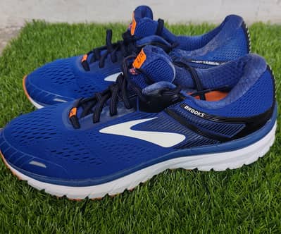 Joggers/Shoes Branded available for sale
