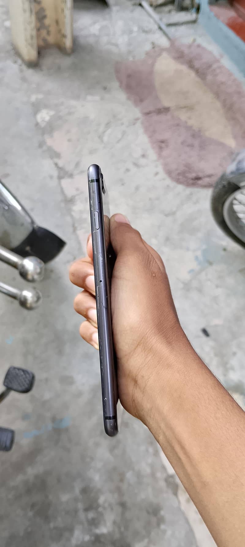 Apple iPhone 8 Plus 1