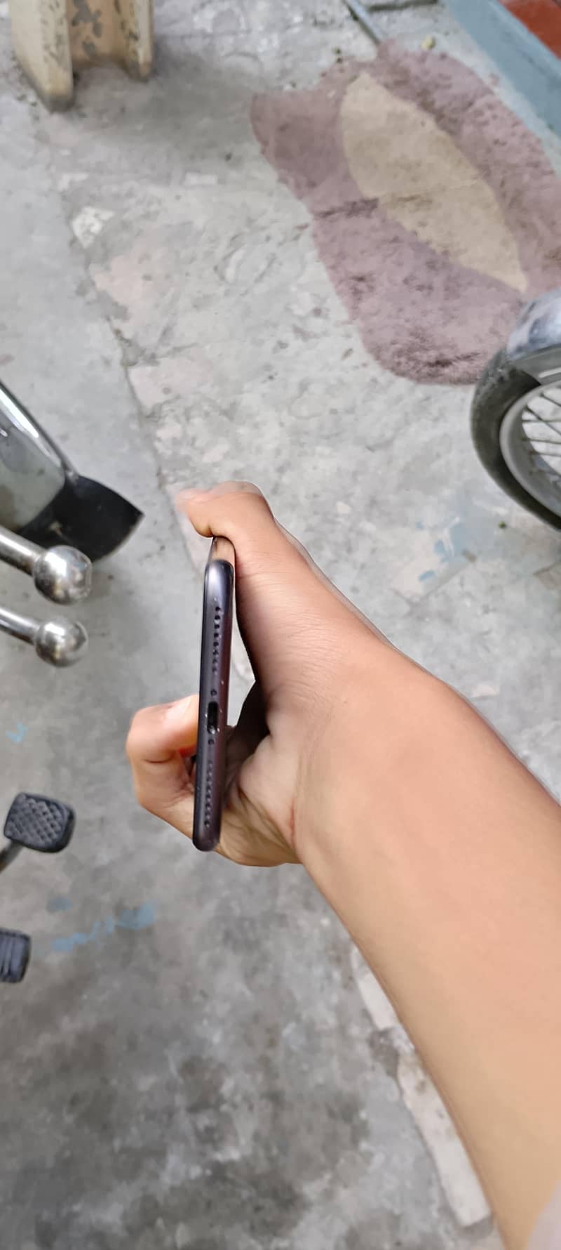 Apple iPhone 8 Plus 2