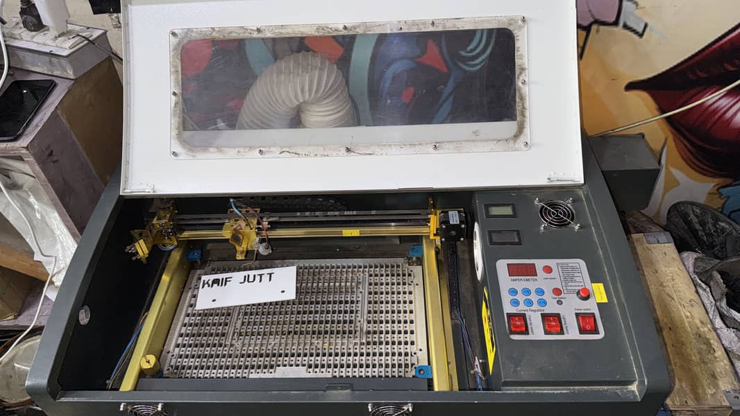 Laser cutting machine 3
