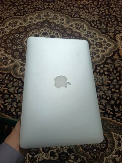Apple MacBook Air 2015 – Core i5 | 8GB RAM | 128GB SSD