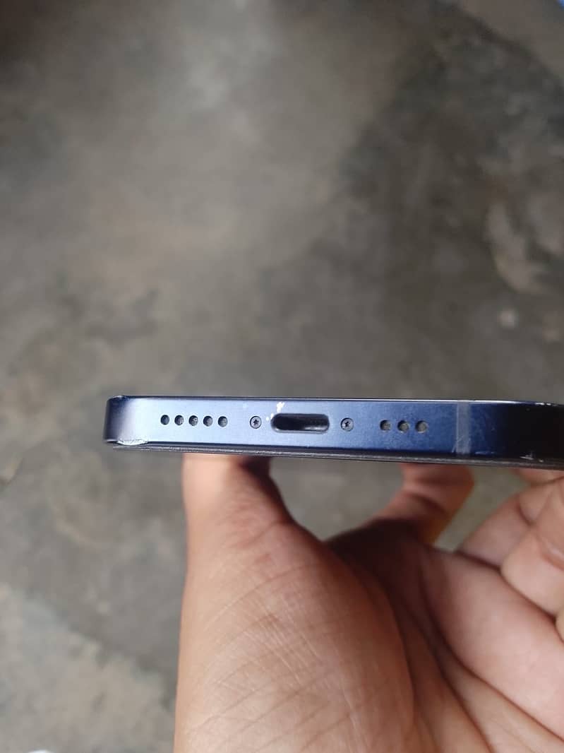 Apple iPhone 12 1