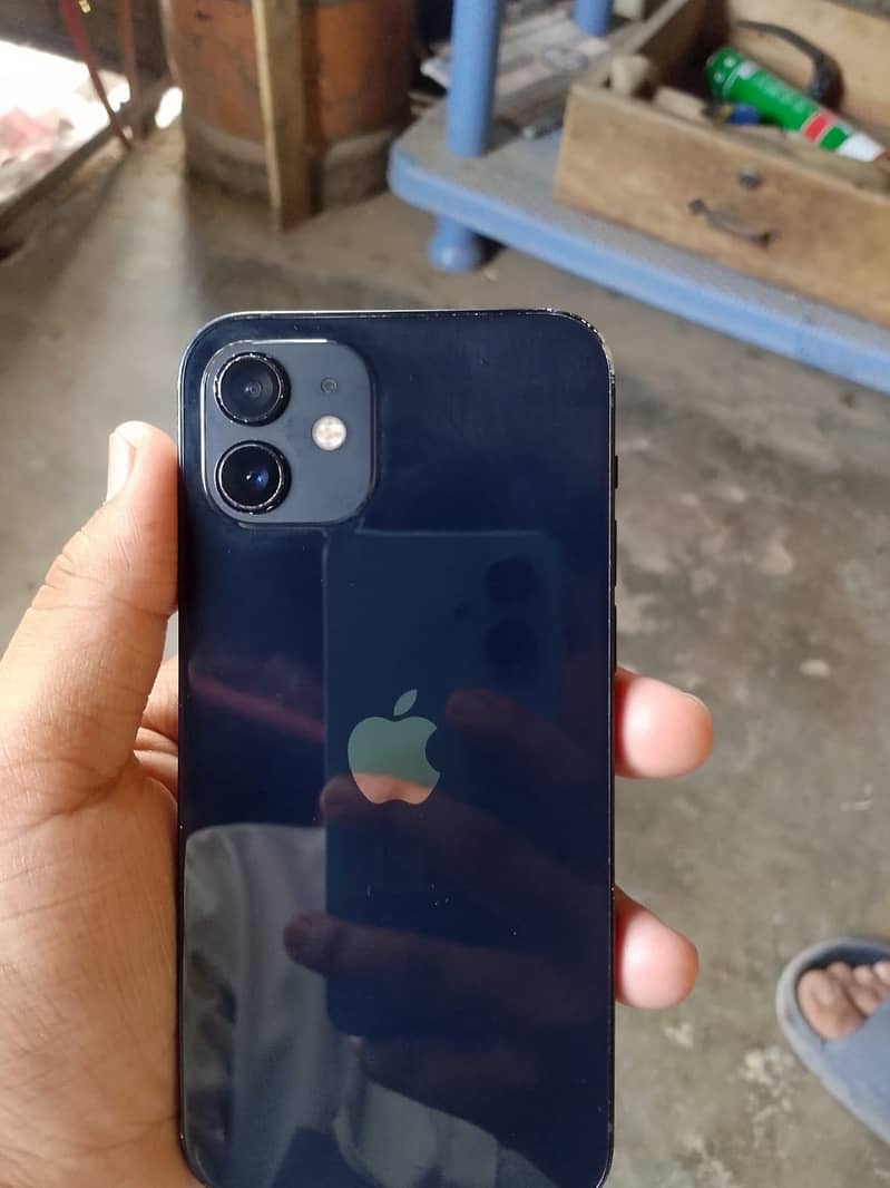 Apple iPhone 12 3