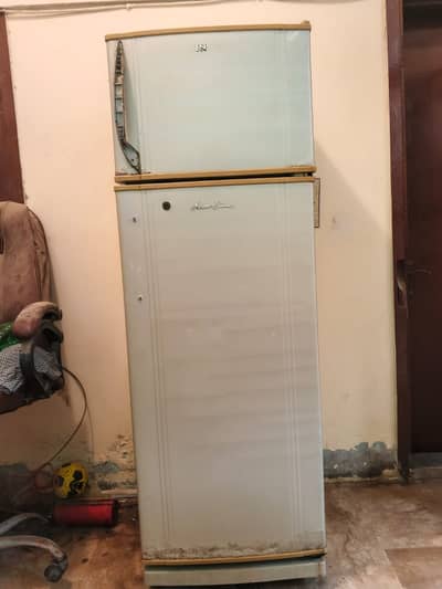 Singer 14 Cubic Feet No-Frost Refrigerator – Good Working Condition