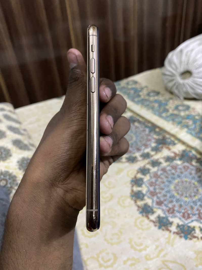 Apple iPhone 11 Pro 3