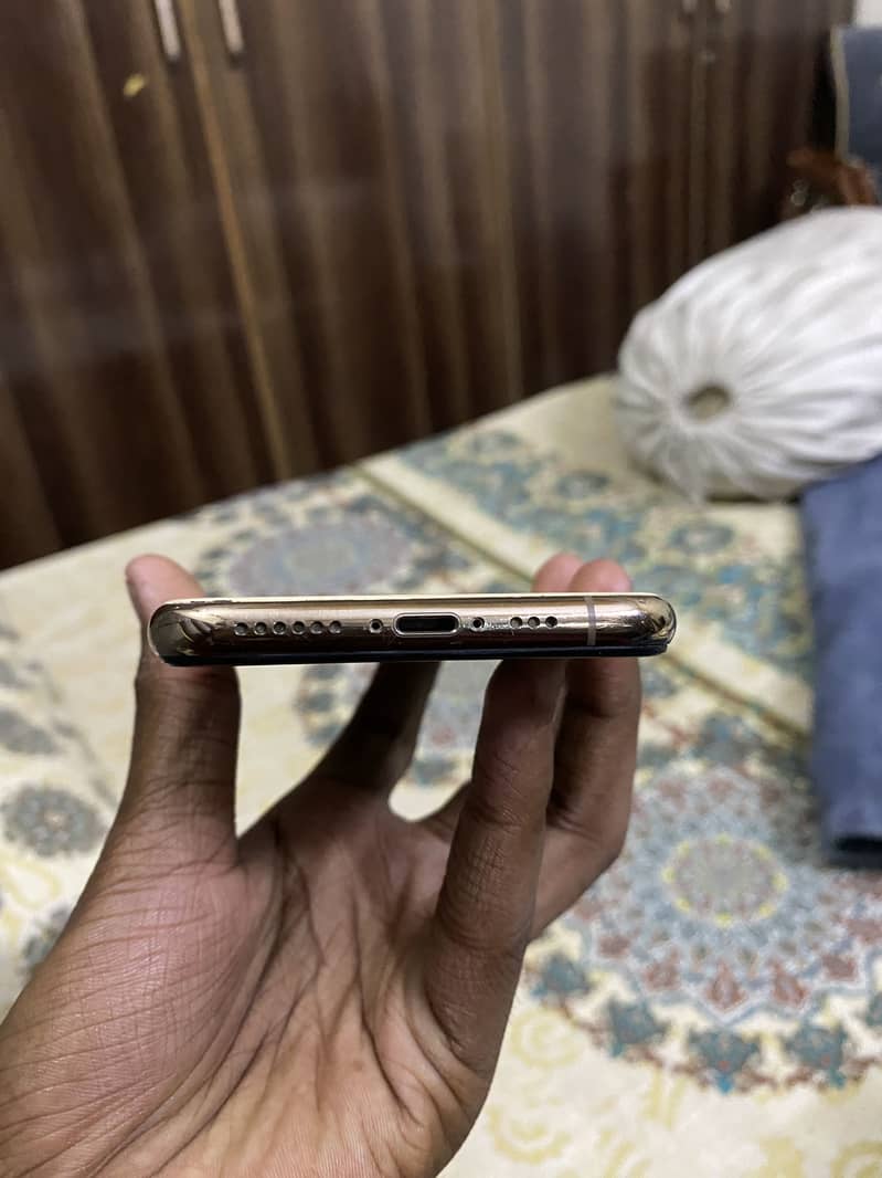 Apple iPhone 11 Pro 6