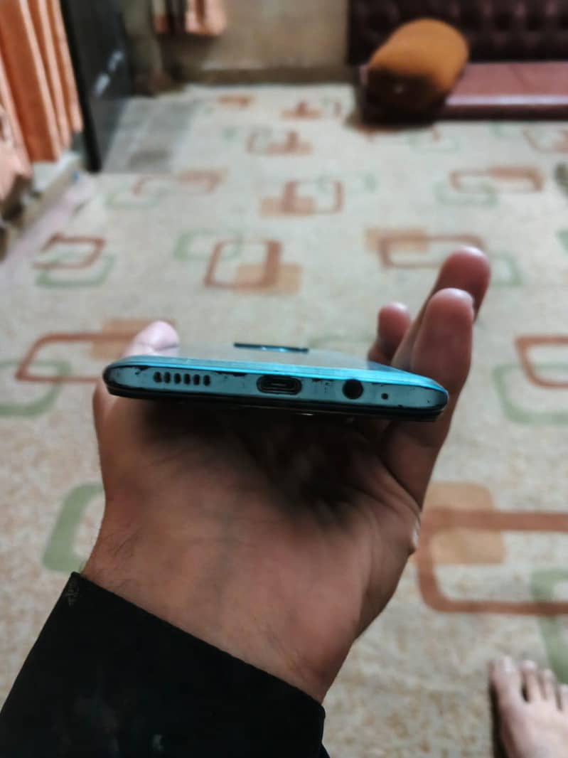 Tecno camon 16se 4