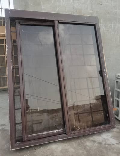 used iron window like new  for sale size 3×4